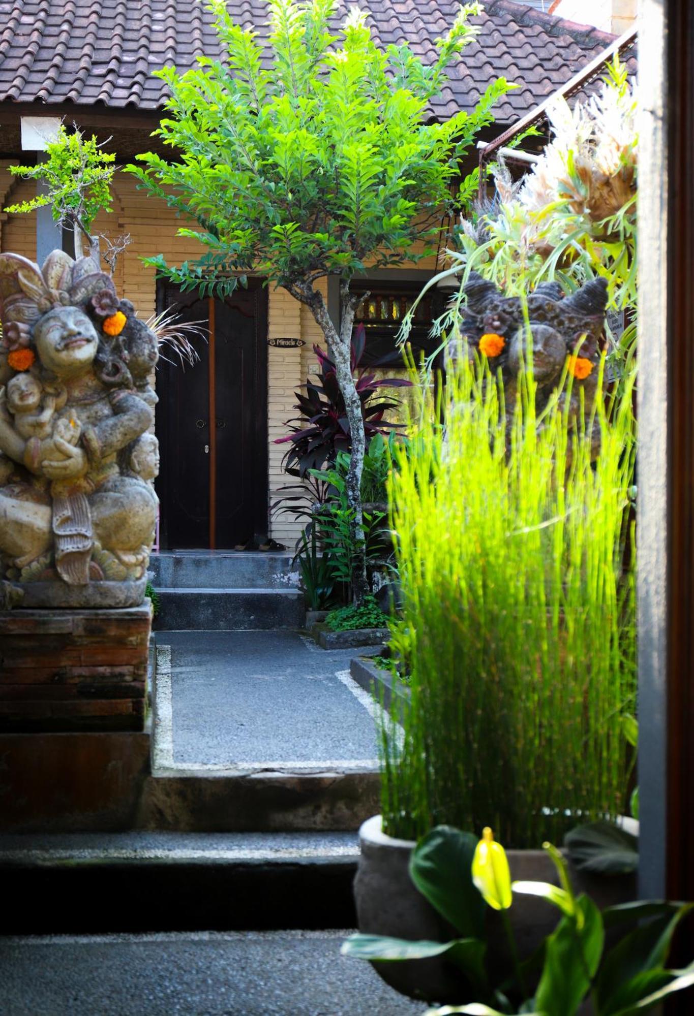 The Wayan House Vandrehjem Ubud Eksteriør billede